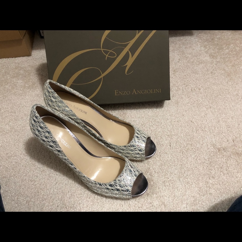 Dress shoes
